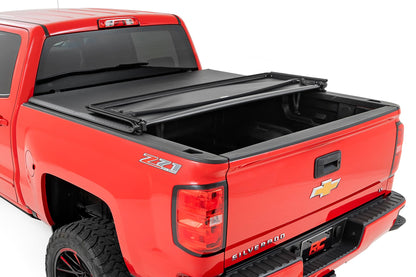 Rough Country | Soft Tri-Fold Bed Cover | 5'9" Bed | Chevy/GMC 1500 (14-18 & Classic) | 41214550A