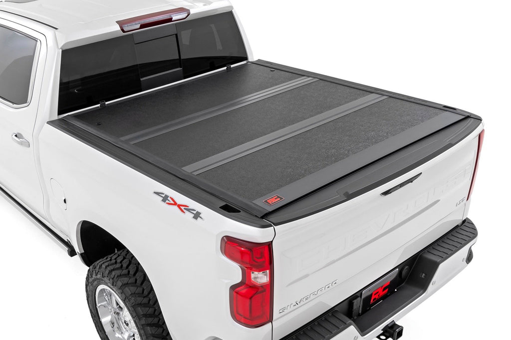Hard Low Profile Bed Cover | 6'7" Bed | Chevy/GMC Sierra 1500 (19-25)/Silverado 1500 (19-25)  | 47120650B