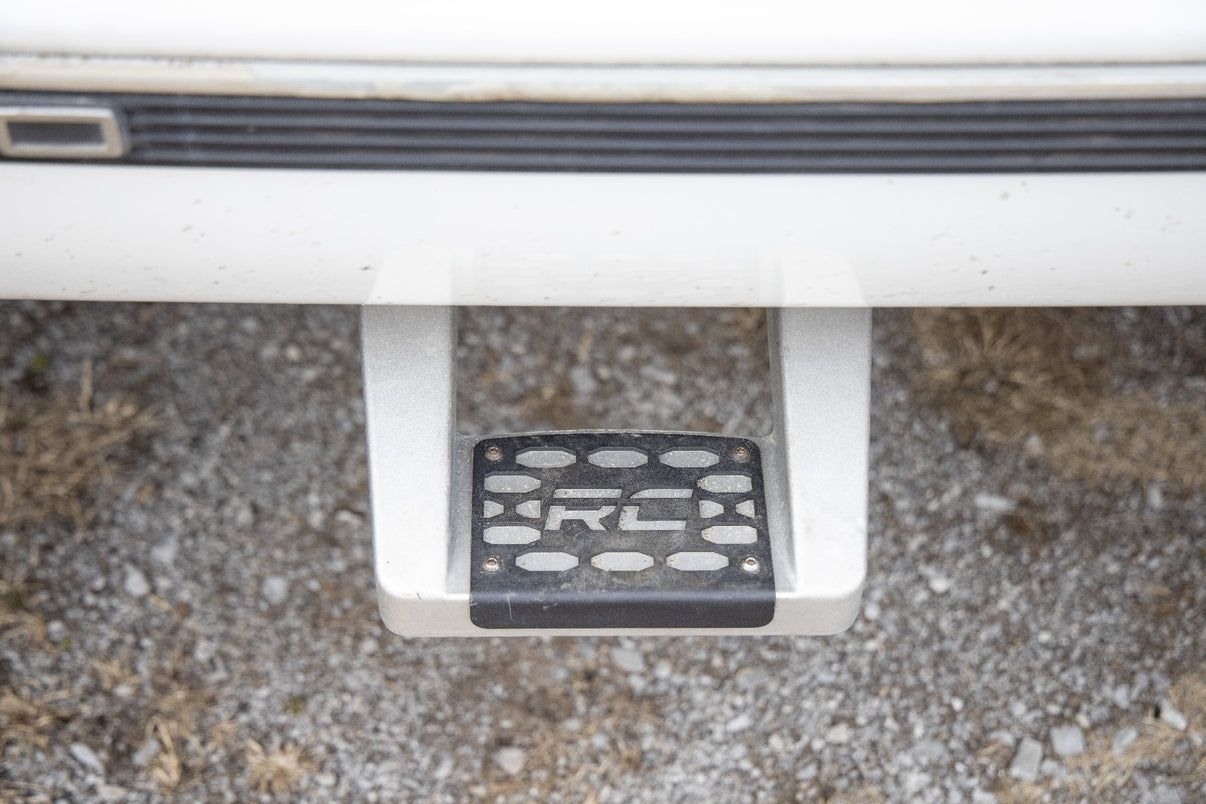 Single Hoop Step | Universal | Alum | Pair | Multiple Makes & Models (Chevy/Ford/GMC/Ram) | 117510