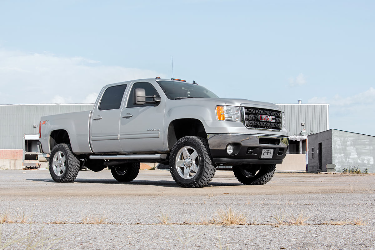 3.5 Inch Lift Kit | M1 | Chevy/GMC 2500HD/3500HD (11-19) | 95940RED