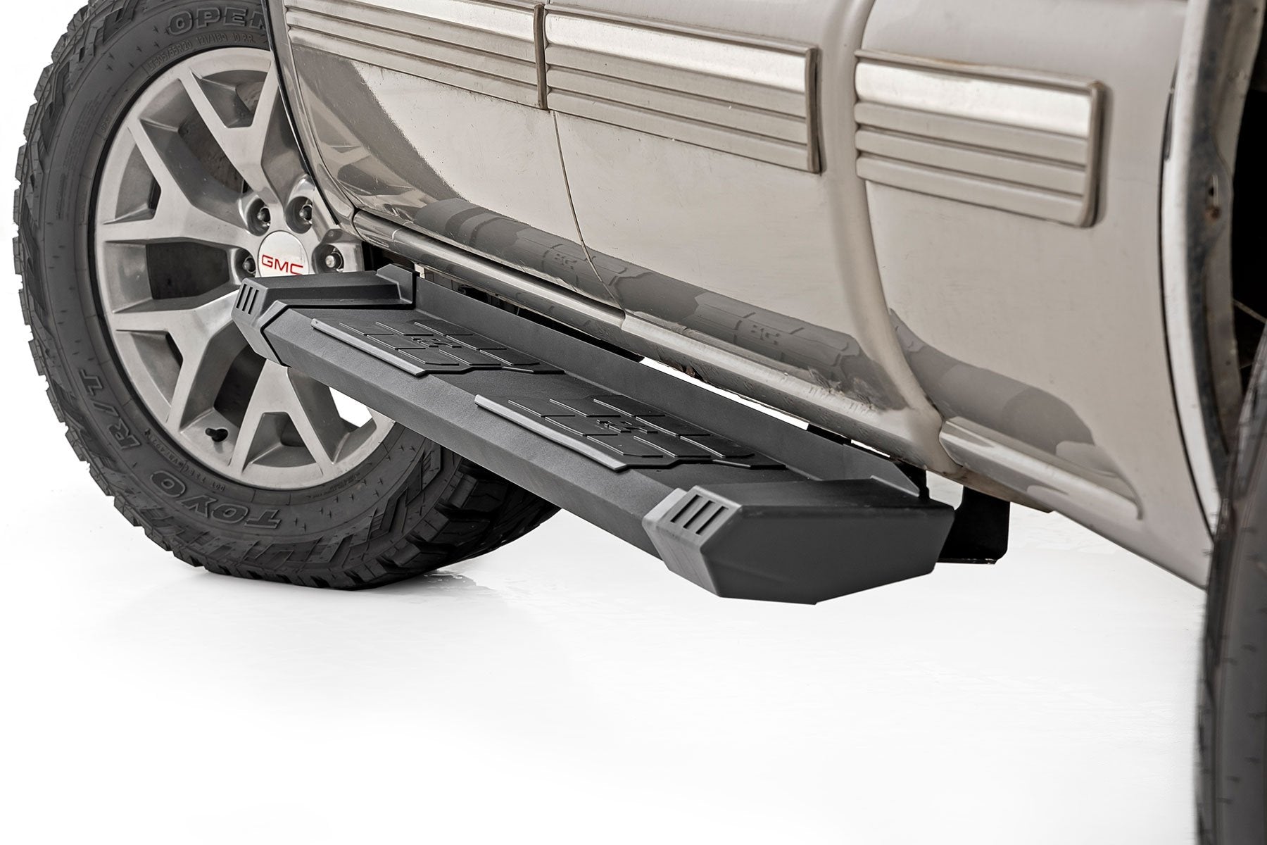 HD2 Aluminum Running Boards | Ext Cab | Chevy/GMC 1500 (99-06 & Classic) | SRB990677A