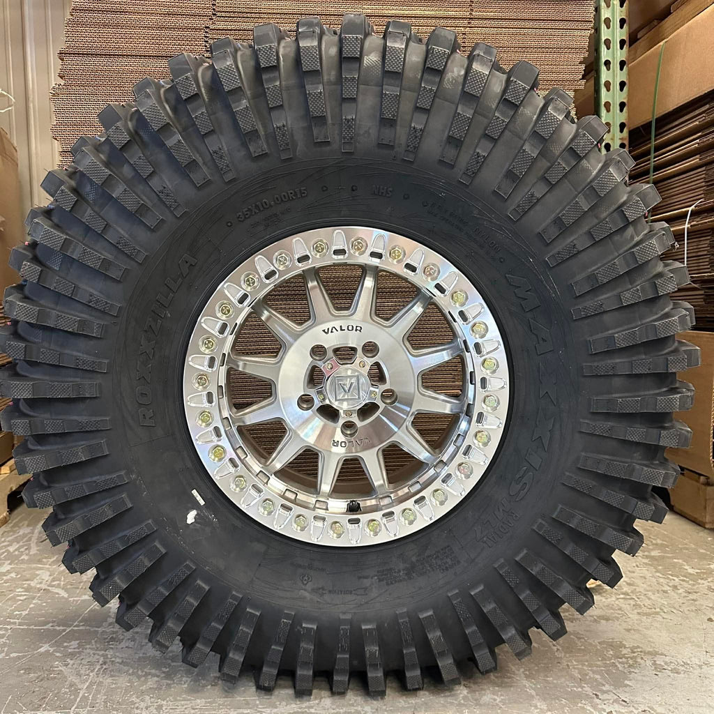 Valor Offroad V09 beadlock 15x7 40mm Maxxis Roxxzilla kit