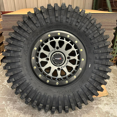 System 3 SB6 beadlock 15x7 38mm Maxxis Roxxzilla kit