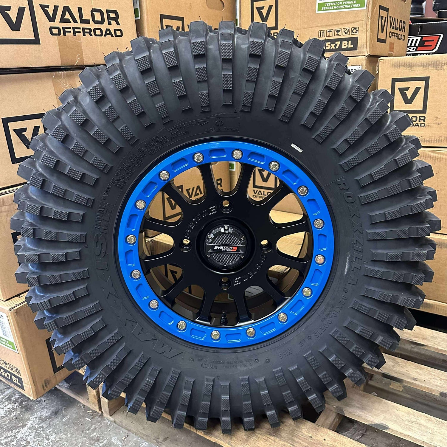 SYSTEM 3 + Maxxis