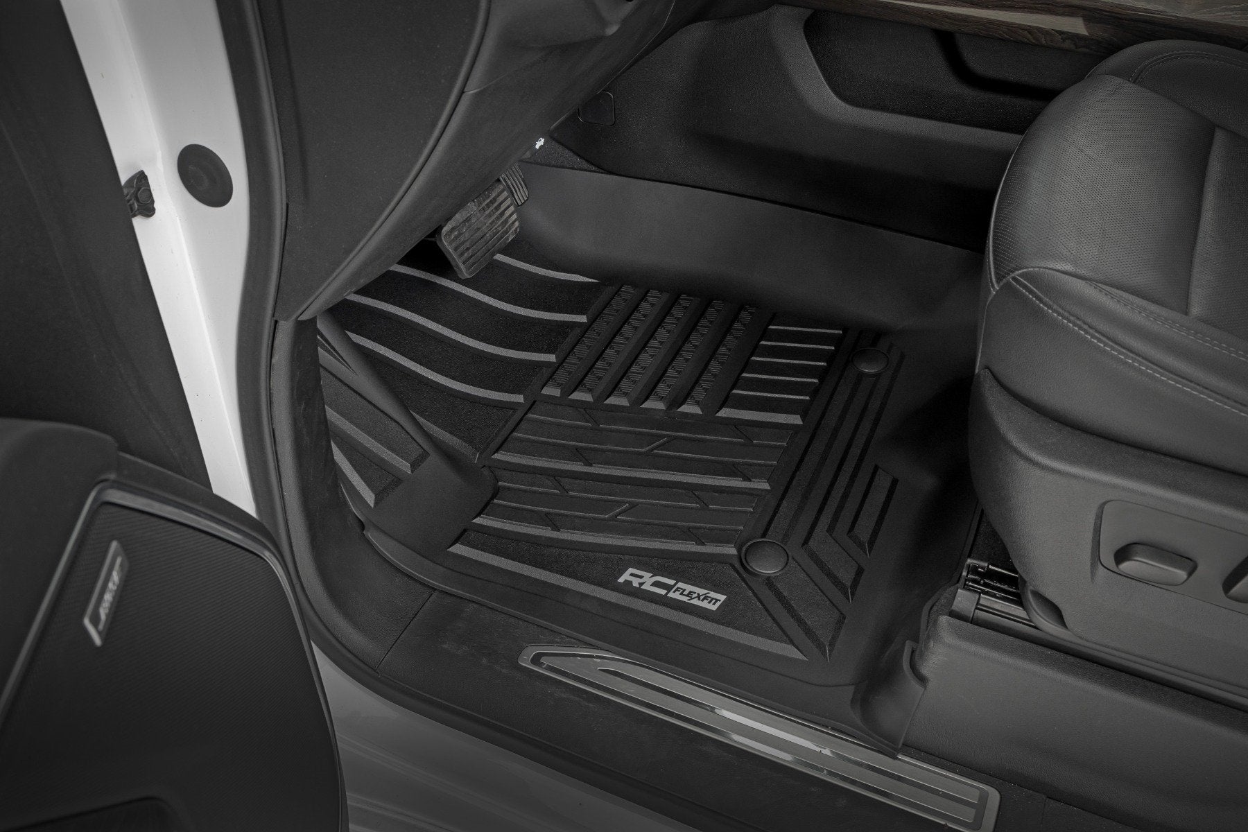 Flex-Fit Floor Mats | FR & RR | FR Bucket | Crew | Chevy/GMC 1500/2500HD/3500HD (19-25 & Classic) | FF-21612