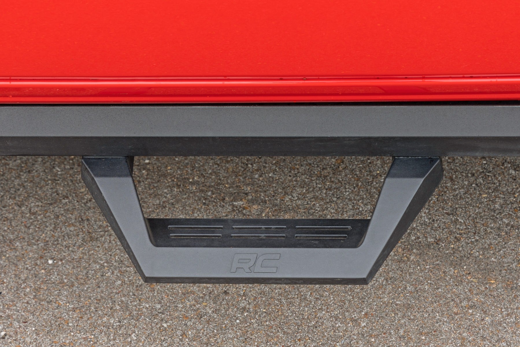 SRX2 Adj Aluminum Step | Crew Cab | Ram 1500 (19-25)/1500 TRX (21-24)  | 31008A