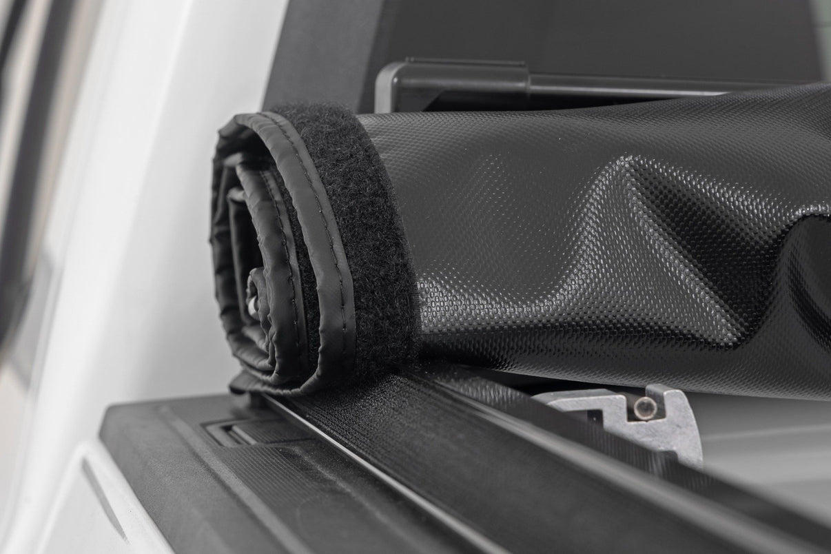 Soft Roll Up Bed Cover | 5' Bed | Chevy/GMC Canyon/Colorado 2WD/4WD (15-25) | 42120500