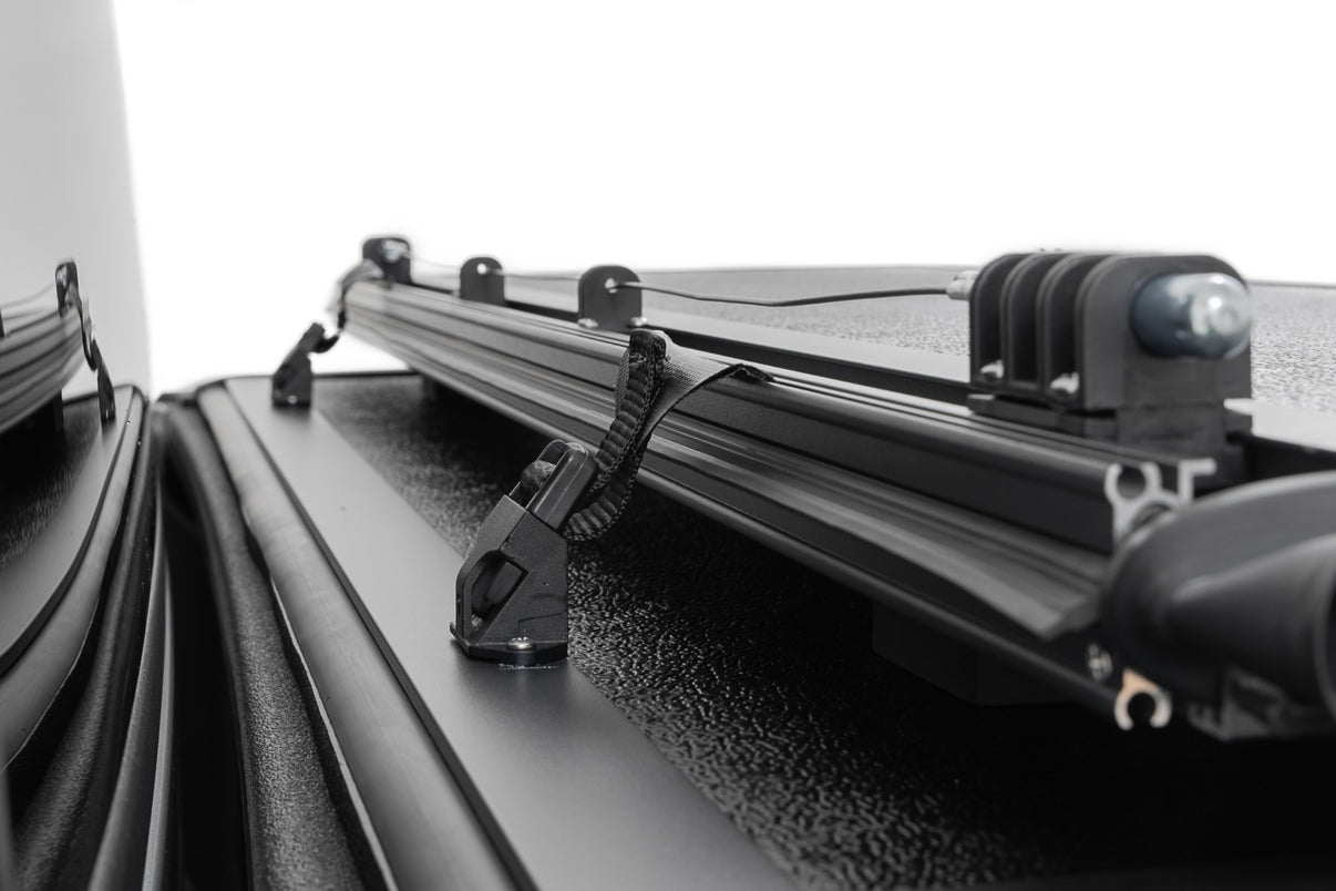 Hard Low Profile Bed Cover | 5' Bed | Jeep Gladiator JT 4WD (2020-2025) | 47620500B