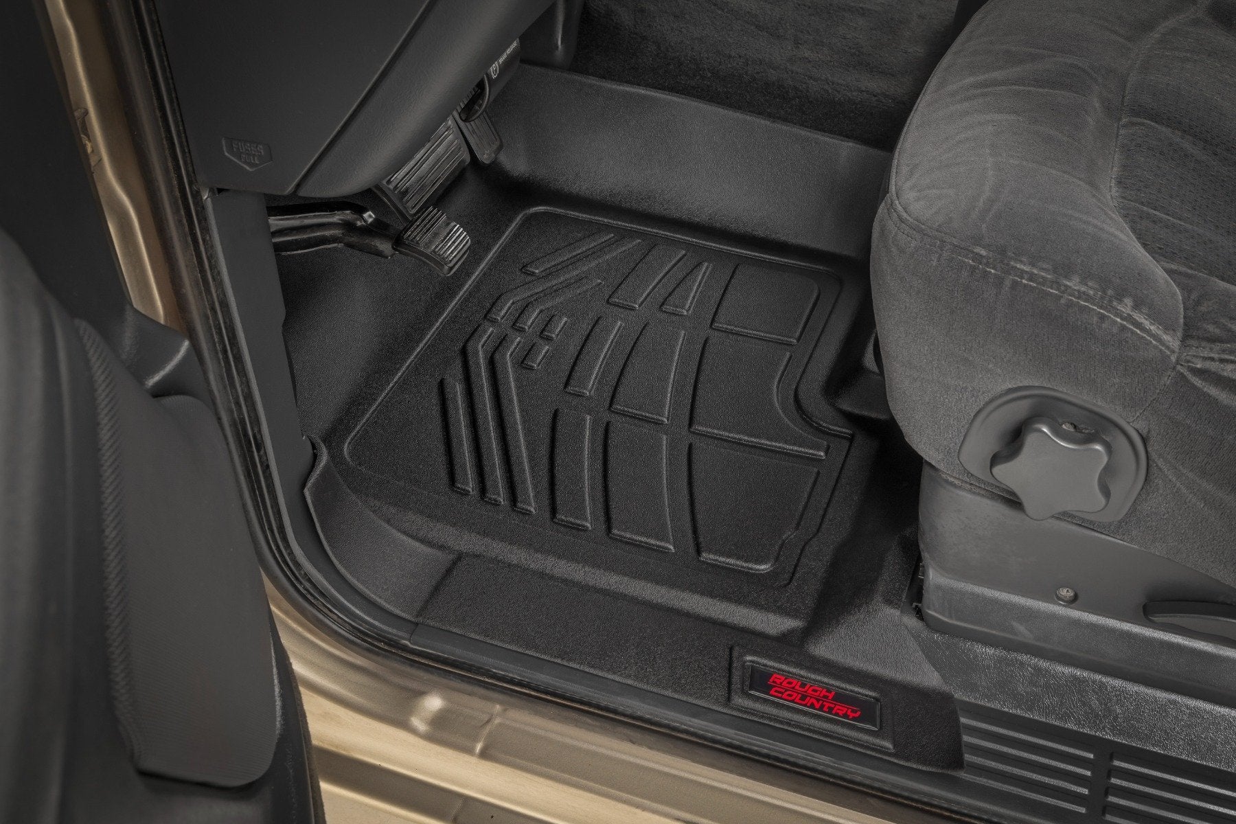 Sure-Fit Floor Mats | FR & RR | Chevy/GMC 1500 (99-06 & Classic) | SM29912A