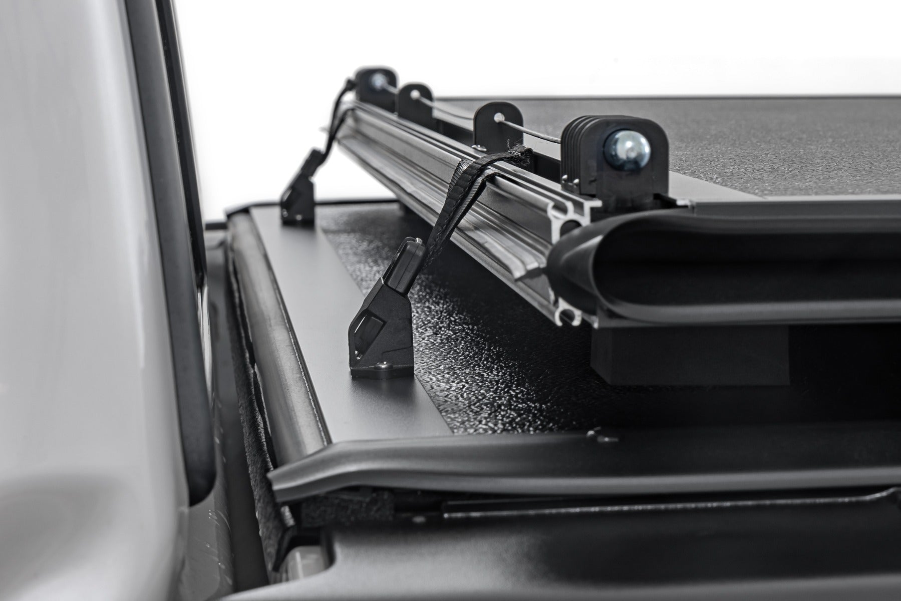 Hard Low Profile Bed Cover | 5'7" Bed | Ford F-150 2WD/4WD (2004-2014) | 47214550B
