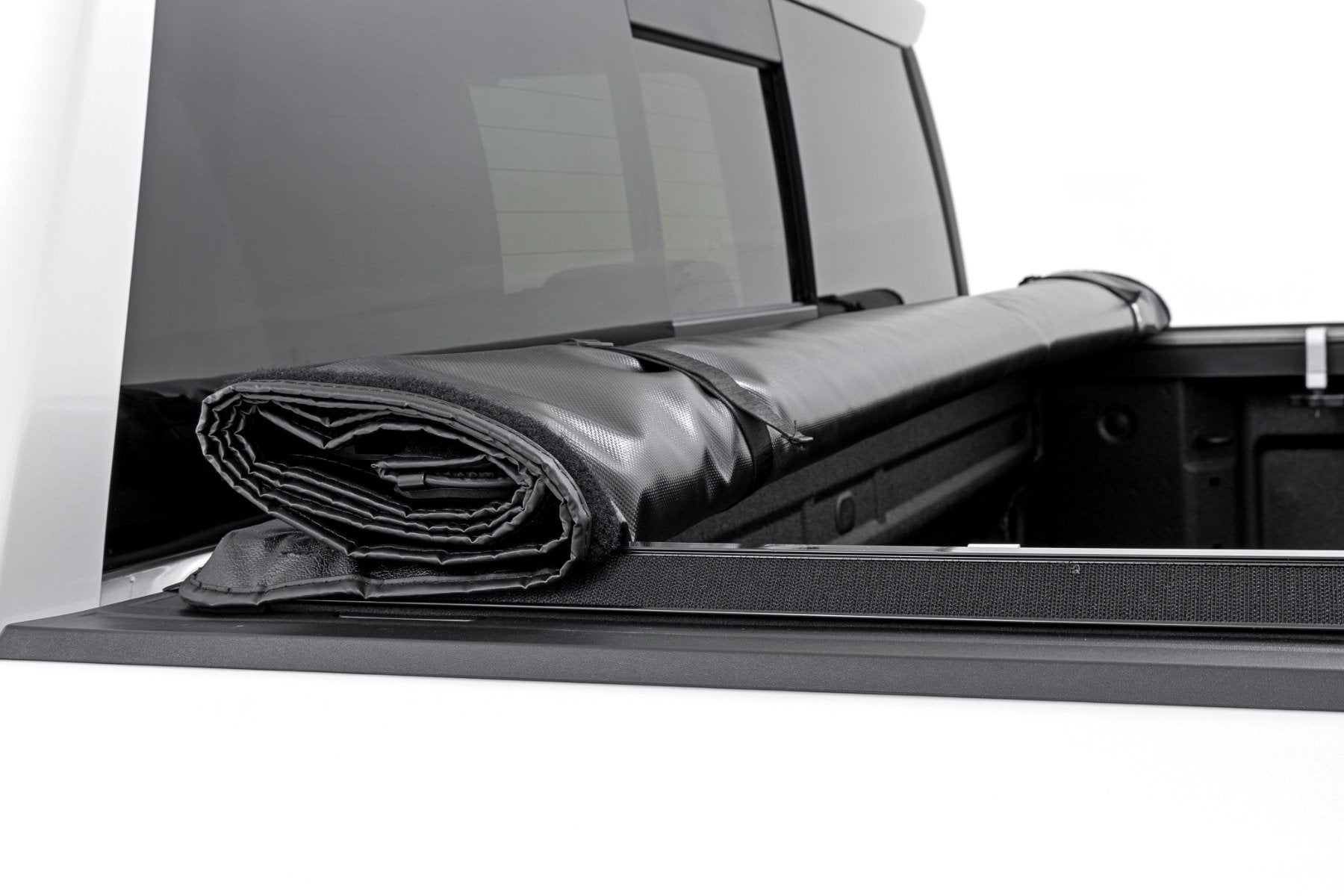 Soft Roll Up Bed Cover | 5'10" Bed | Chevy/GMC Sierra 1500 (19-25)/Silverado 1500 (19-25)  | 42120580