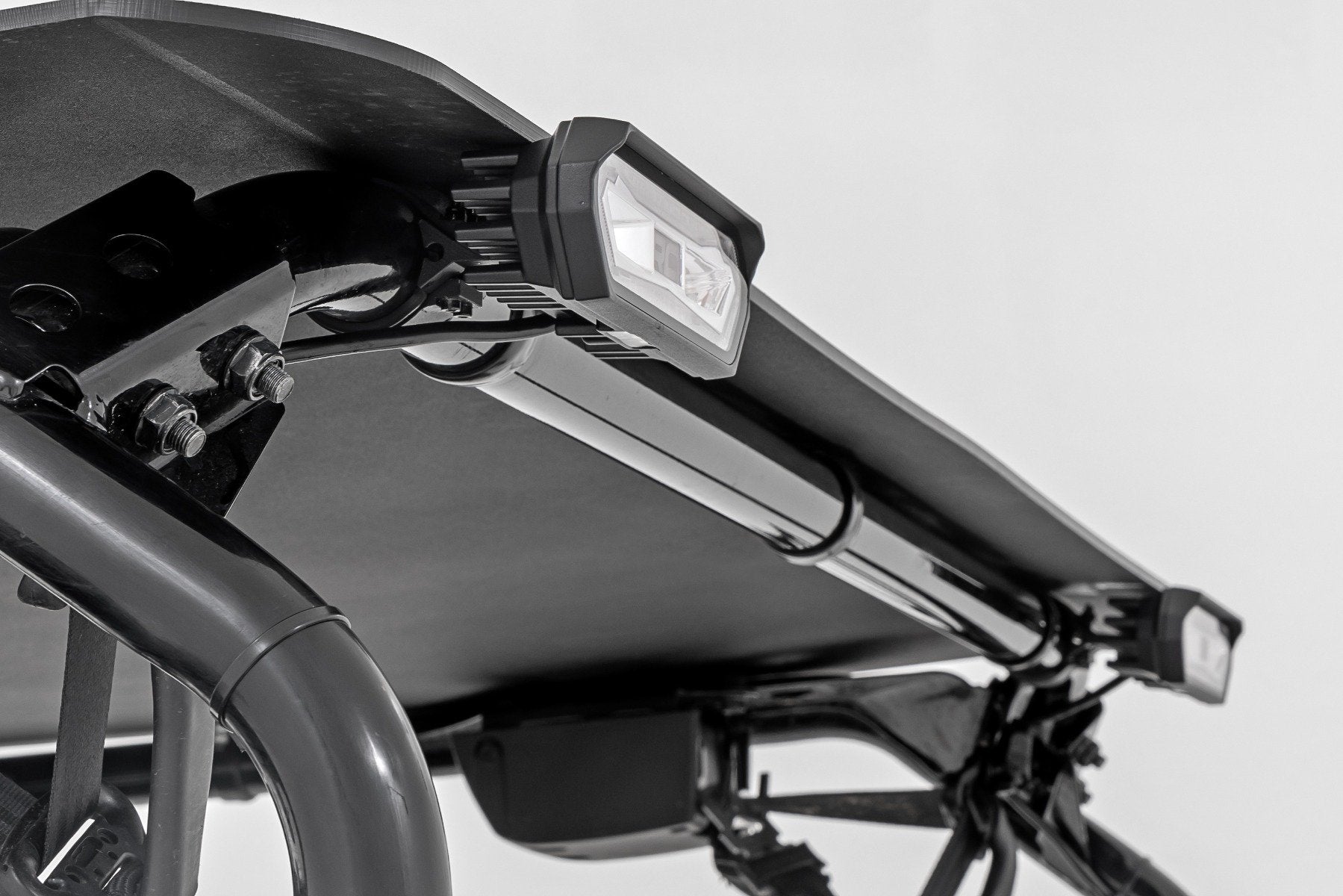 LED Multi-Functional Chase Light | 70708