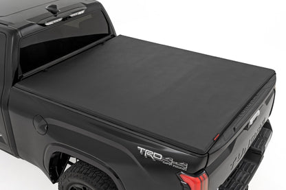 Rough Country | Soft Tri-Fold Bed Cover | 5'7" Bed | with and w/o OE Rail | Toyota Tundra (22-26) | 41419560A