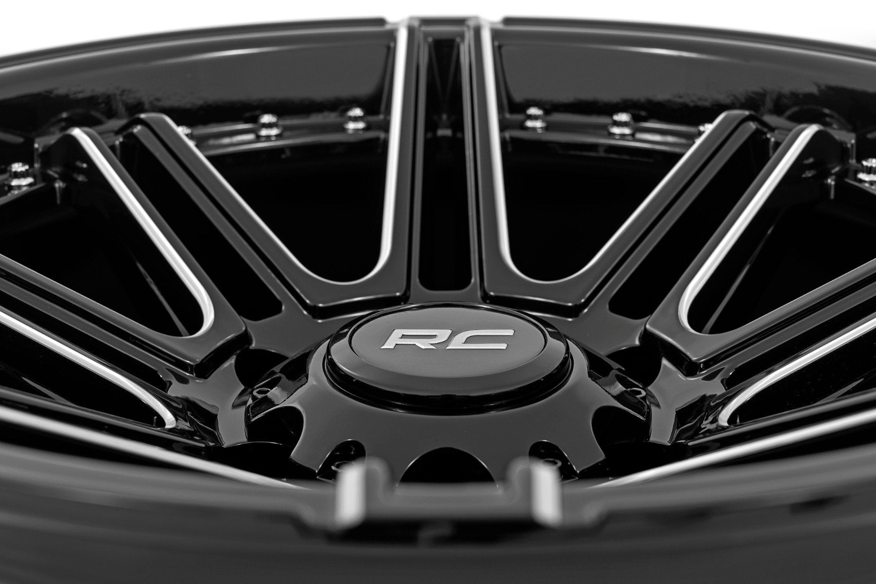 Rough Country 88 Series Wheel | One-Piece | Gloss Black | 17x9 | 6x5.5 | +0mm | 88170012