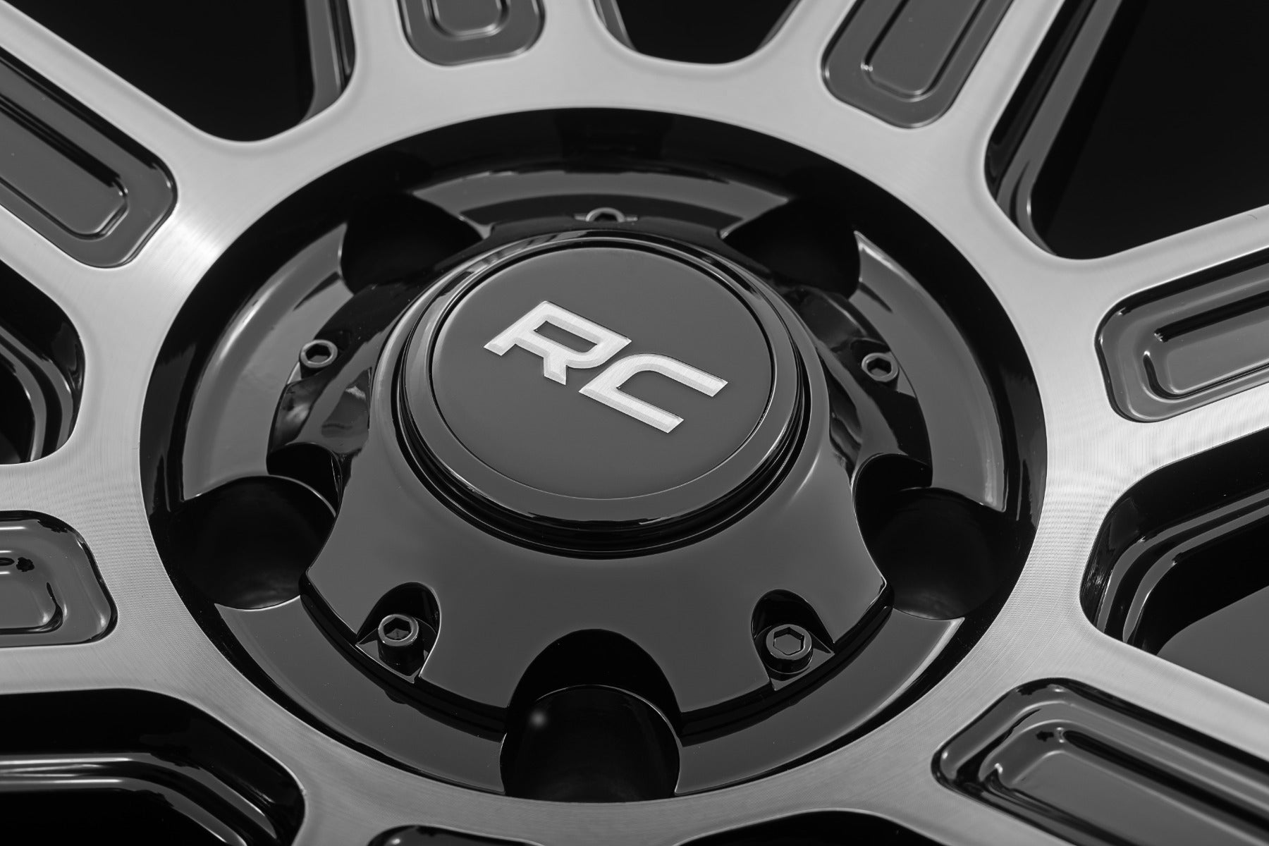 Rough Country 89 Series Wheel | One-Piece | Black Machined Gun Metal | 17x9 | 5x4.5 | -12mm | 89170913