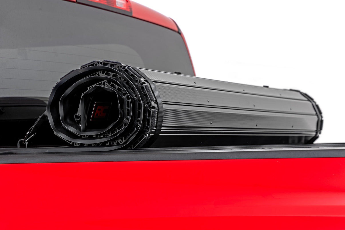 Hard Roll Up Bed Cover | 5'9" Bed | Chevy/GMC 1500 (14-18 & Classic) | 50214550