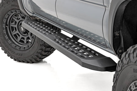 Rough Country | RPT2 Running Board | Double Cab | Black | Toyota Tacoma 2WD/4WD (2016-2023) | 44012