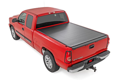Rough Country | Hard Roll Up Bed Cover | 6'7" Bed | Chevy/GMC 1500 (00-06 & Classic) | 50288650