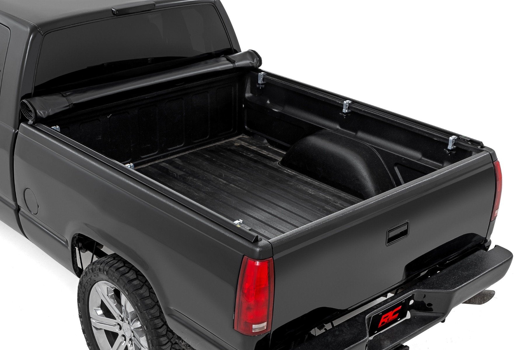 Soft Roll Up Bed Cover | 6'7" Bed | Chevy/GMC 1500 Truck 2WD/4WD (88-07) | 42288650
