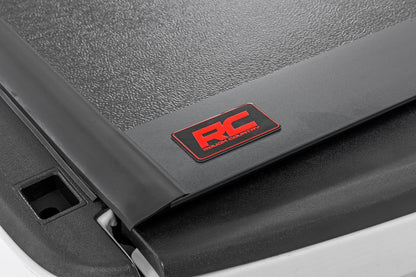 Hard Low Profile Bed Cover | 5'7" Bed | No Rambox | 09-18 / 19-UP Classic Ram 1500 2WD/4WD | 47319550B
