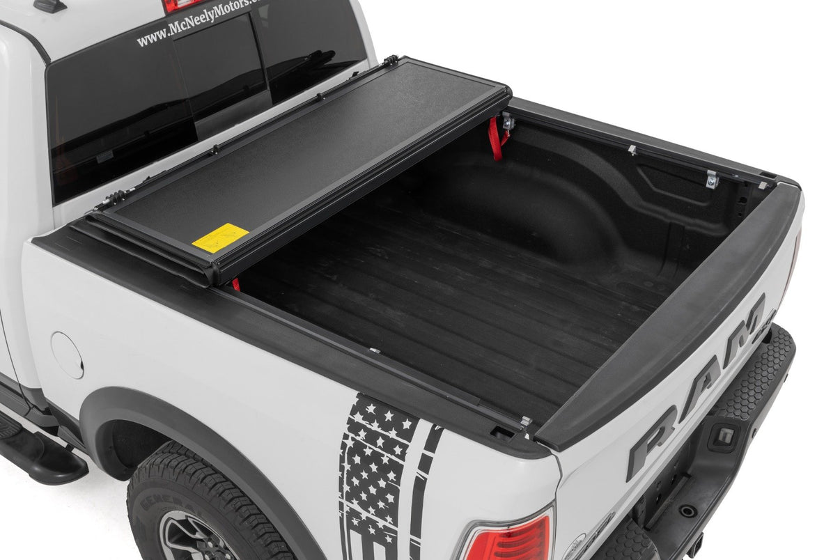 Hard Low Profile Bed Cover | 5'7" Bed | No Rambox | 09-18 / 19-UP Classic Ram 1500 2WD/4WD | 47319550B