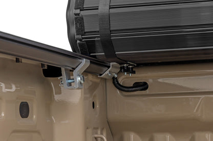 Rough Country | Hard Roll Up Bed Cover | 5' Bed | Chevy/GMC Canyon/Colorado 2WD/4WD (23-26) | 50120525