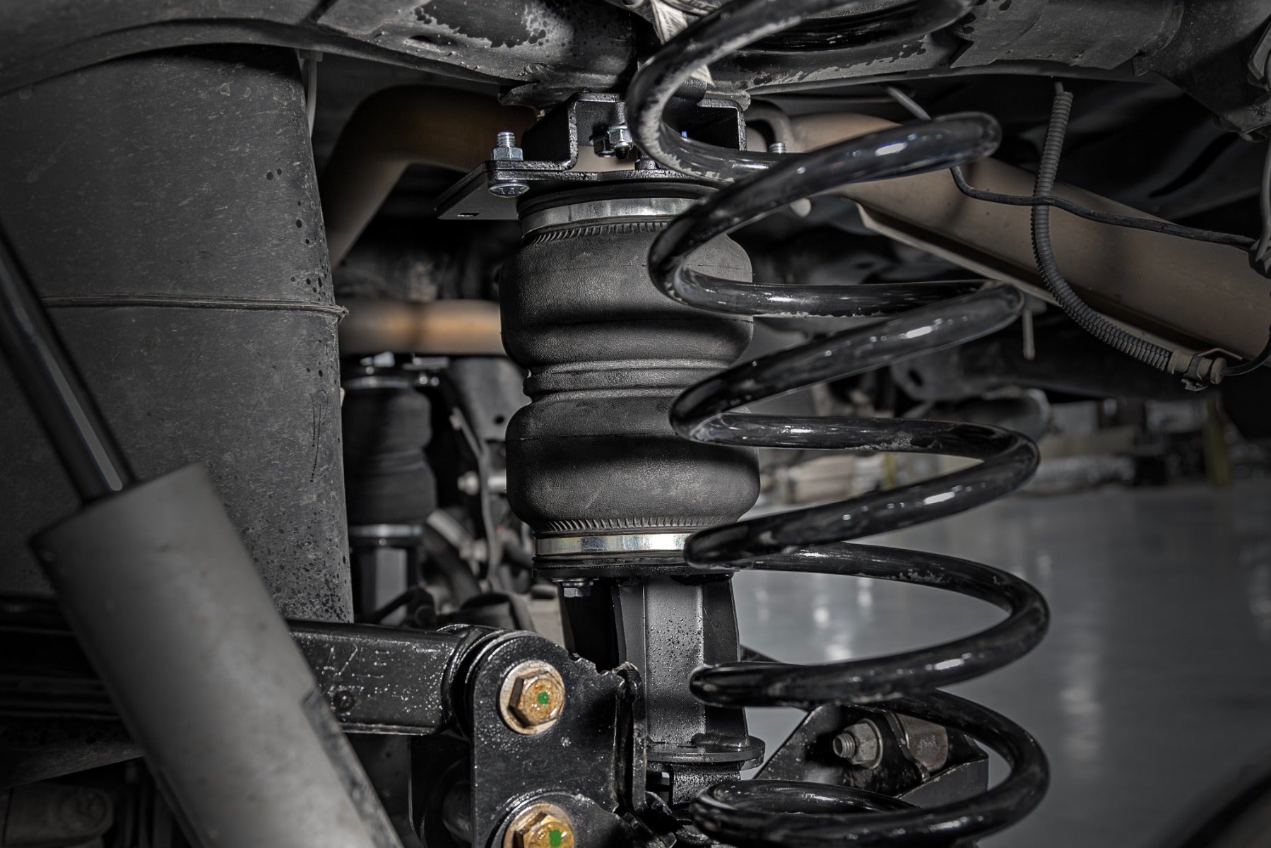 Air Spring Kit | Ram 1500 2WD/4WD (2010-2018 & Classic) | 10032