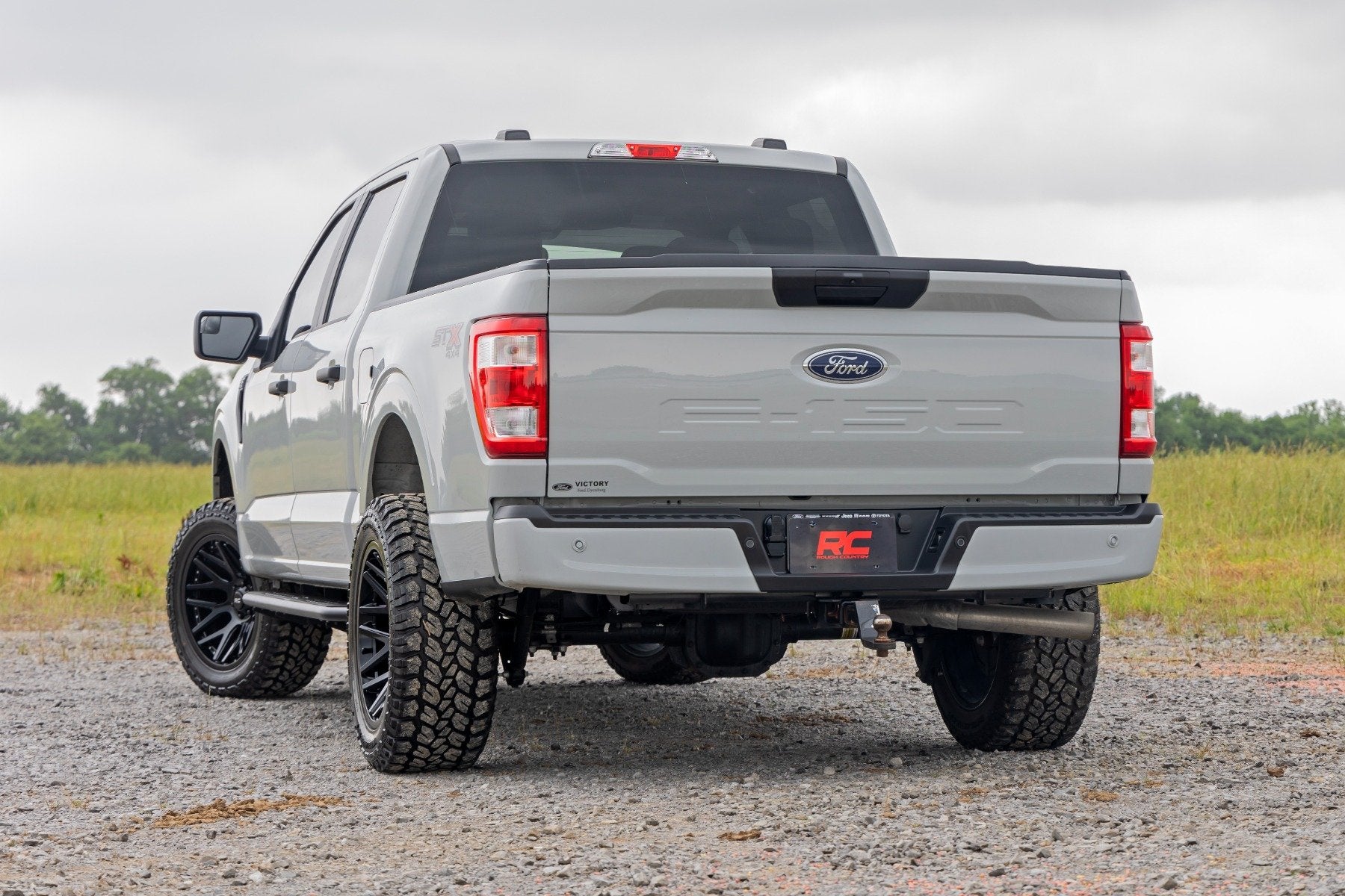 OV2 Running Boards | Side Step Bars | Crew Cab | Ford F-150/Lightning/F-250/F-350 (15-25) | 14011