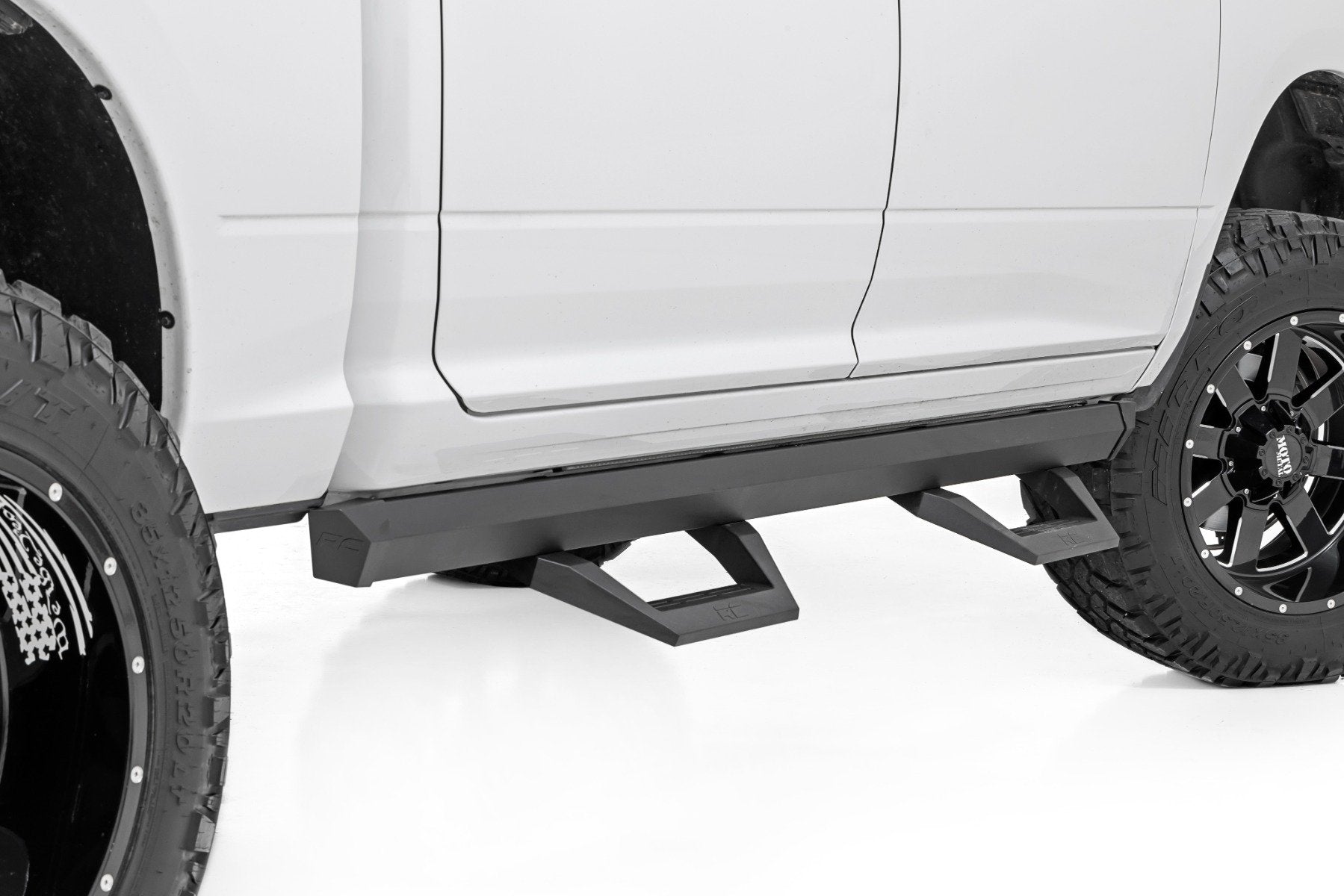 SRX2 Adj Aluminum Step | Crew Cab | Ram 1500/2500/3500 2WD/4WD (2010-2018 & Classic) | 31011A