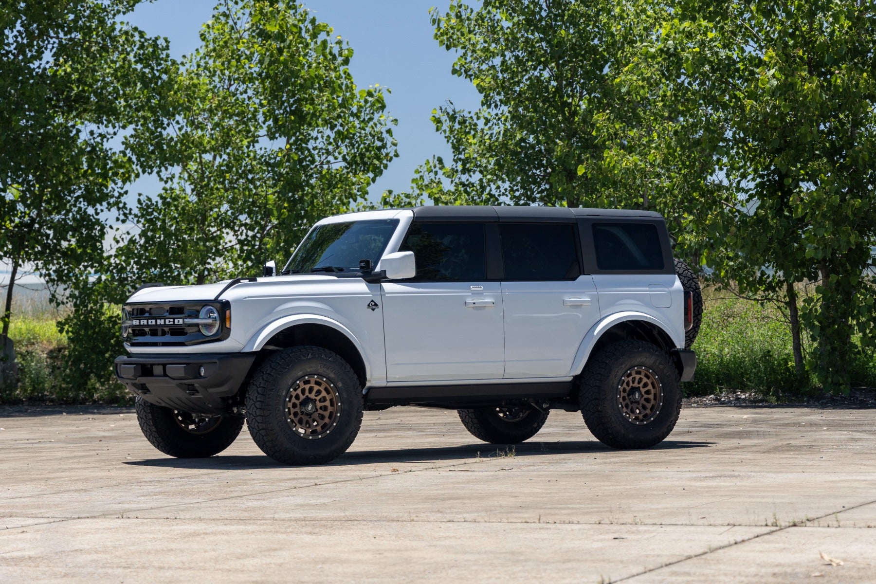 Rough Country 87 Series Wheel | Simulated Beadlock | Bronze/Black | 17x8.5 | 6x5.5 | +0mm | 87170912