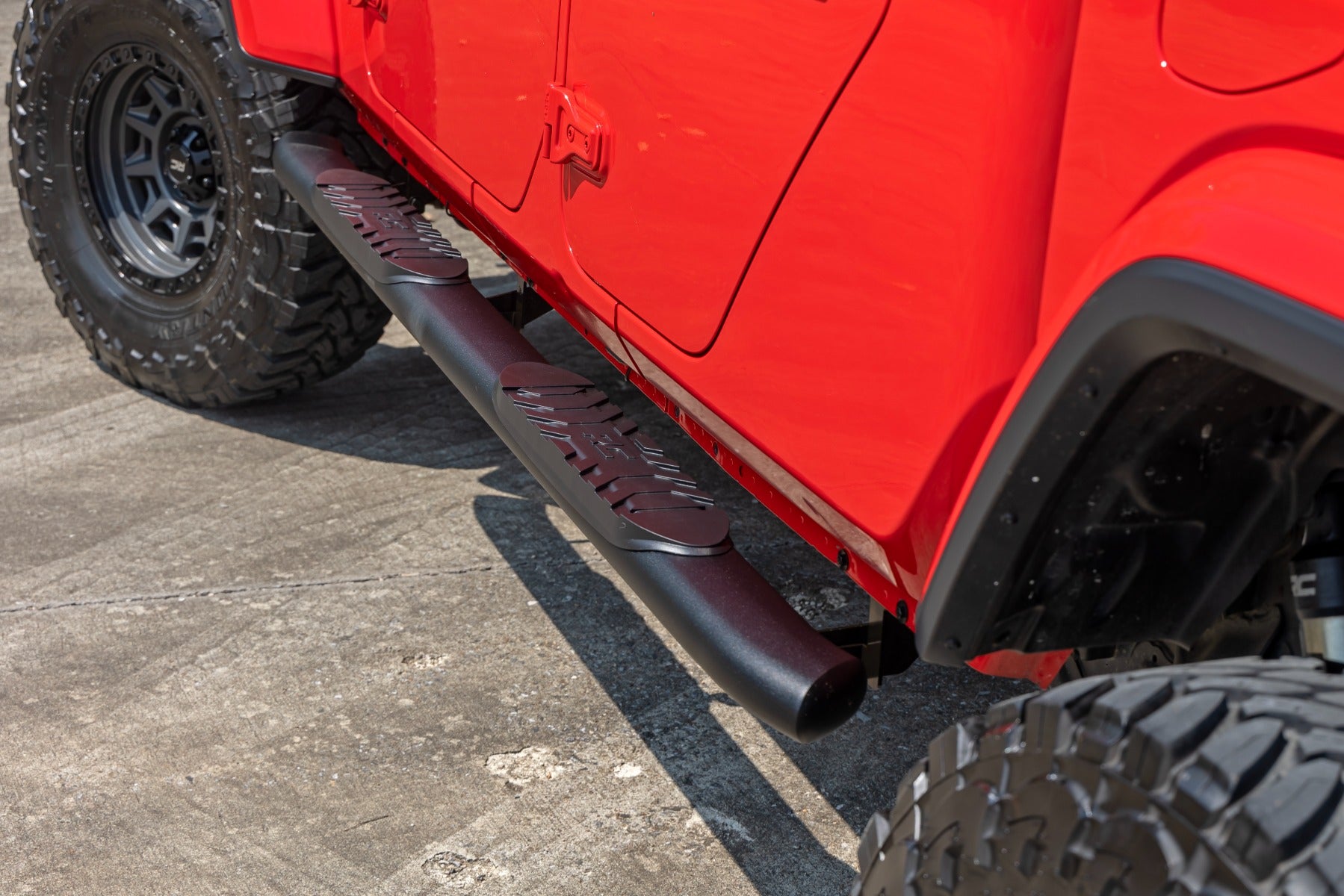 Oval Nerf Steps | Black | Jeep Gladiator JT 4WD (2020-2025) | 21015