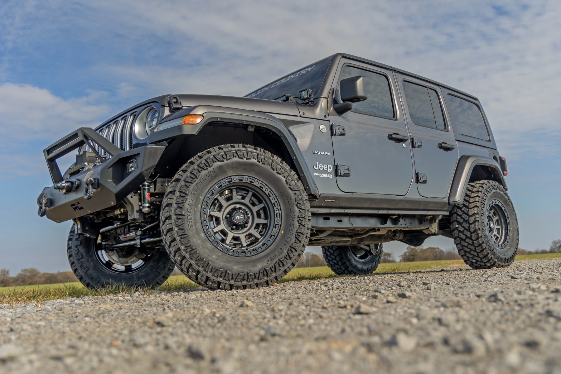 Rough Country 85 Series Wheel | Simulated Beadlock | Gunmetal Gray/Black | 17x9 | 5x5 | -12mm | 85170918A
