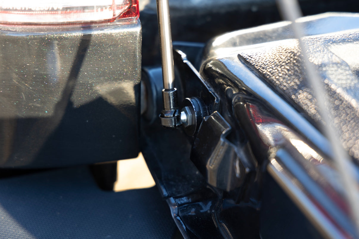 Tailgate Assist | Ford F-250/F-350 Super Duty 2WD/4WD (1999-2016) | 73220