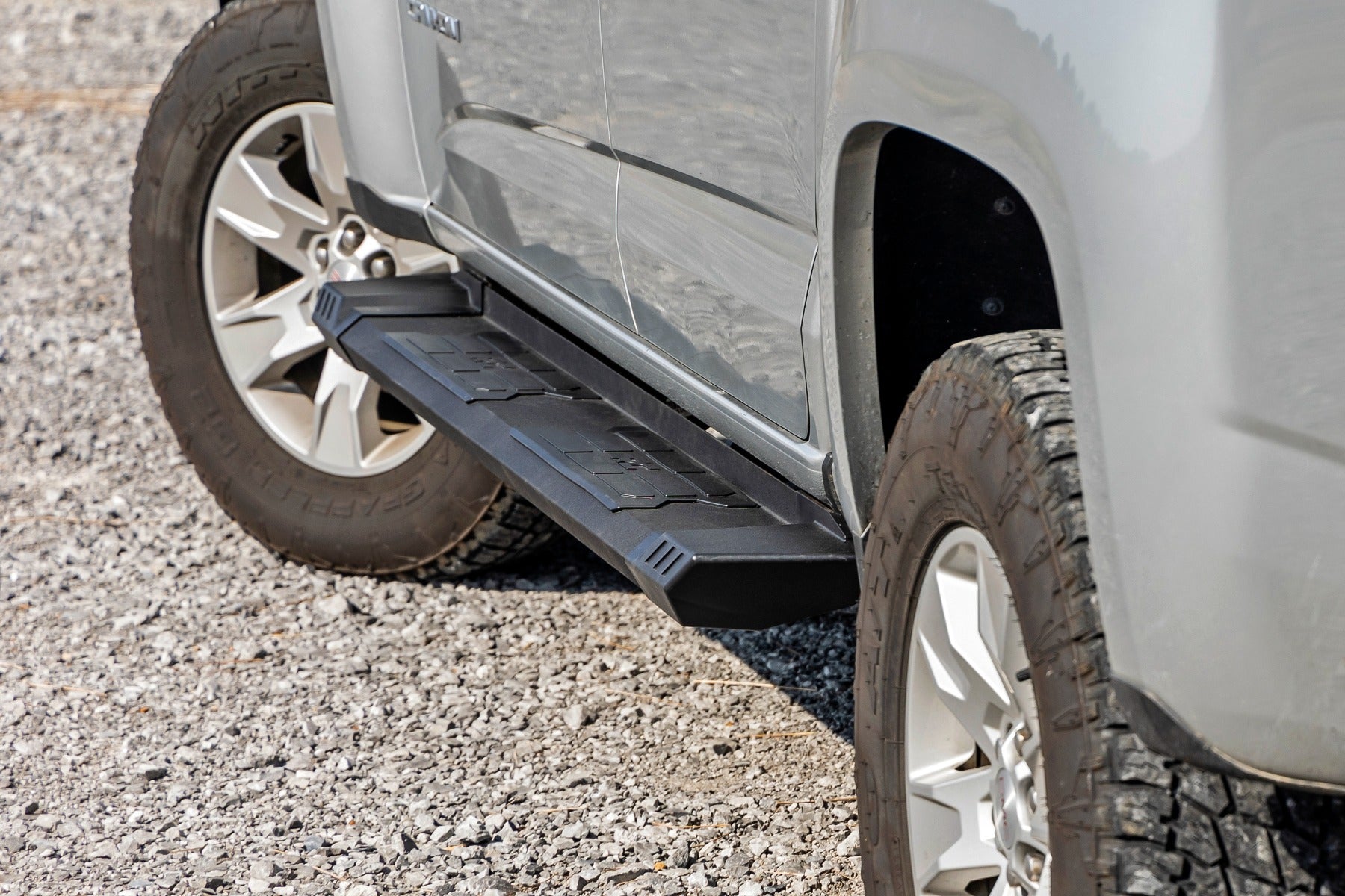 HD2 Aluminum Running Boards | Crew Cab | Chevy/GMC Canyon/Colorado (15-25) | SRB151977A