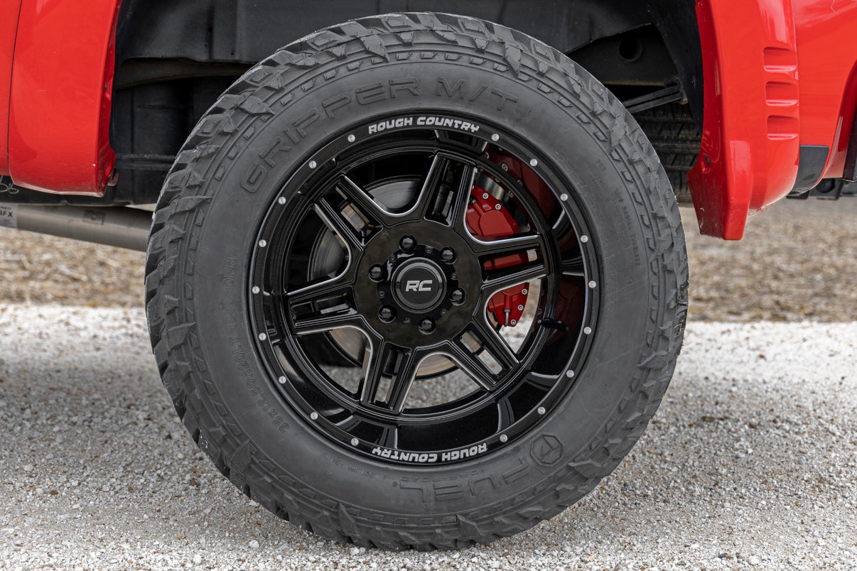 Rough Country 92 Series Wheel | Machined One-Piece | Gloss Black | 18x9 | 6x5.5 | +18mm | 92181812