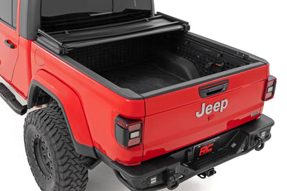 Rough Country | Soft Tri-Fold Bed Cover | 5' Bed | Jeep Gladiator JT 4WD (2020-2026) | 41620500A