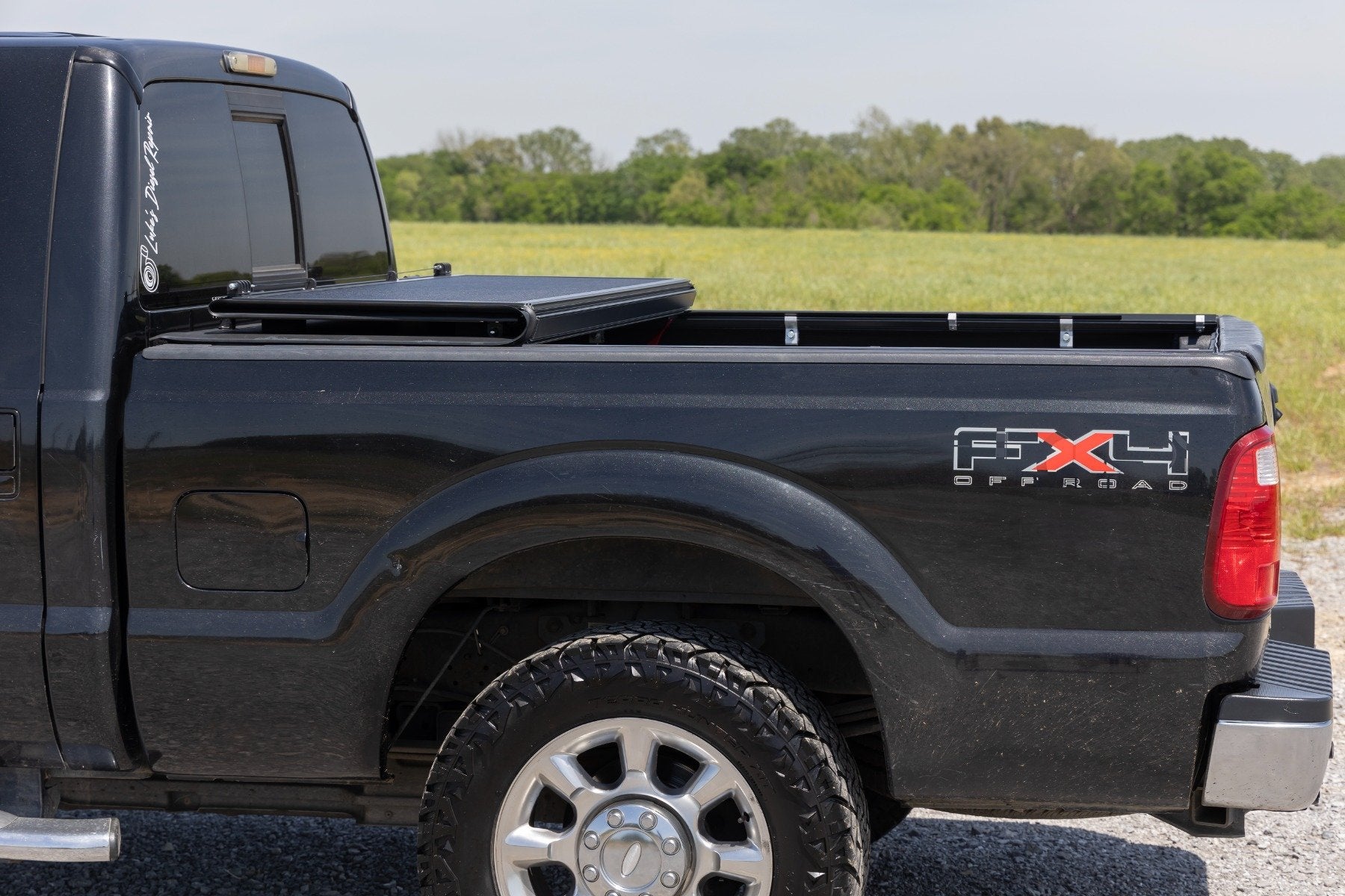 Hard Low Profile Bed Cover | 6'10" Bed | Ford F-250/F-350 Super Duty (99-16) | 47214651B