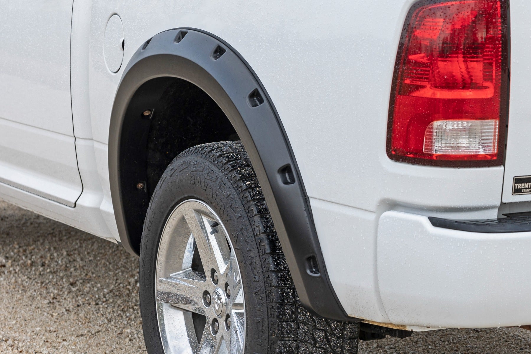 Pocket Fender Flares | PS2 Bright Silver Metallic | Ram 1500 2WD/4WD (10-18 & Classic) | F-D10911B-PS2