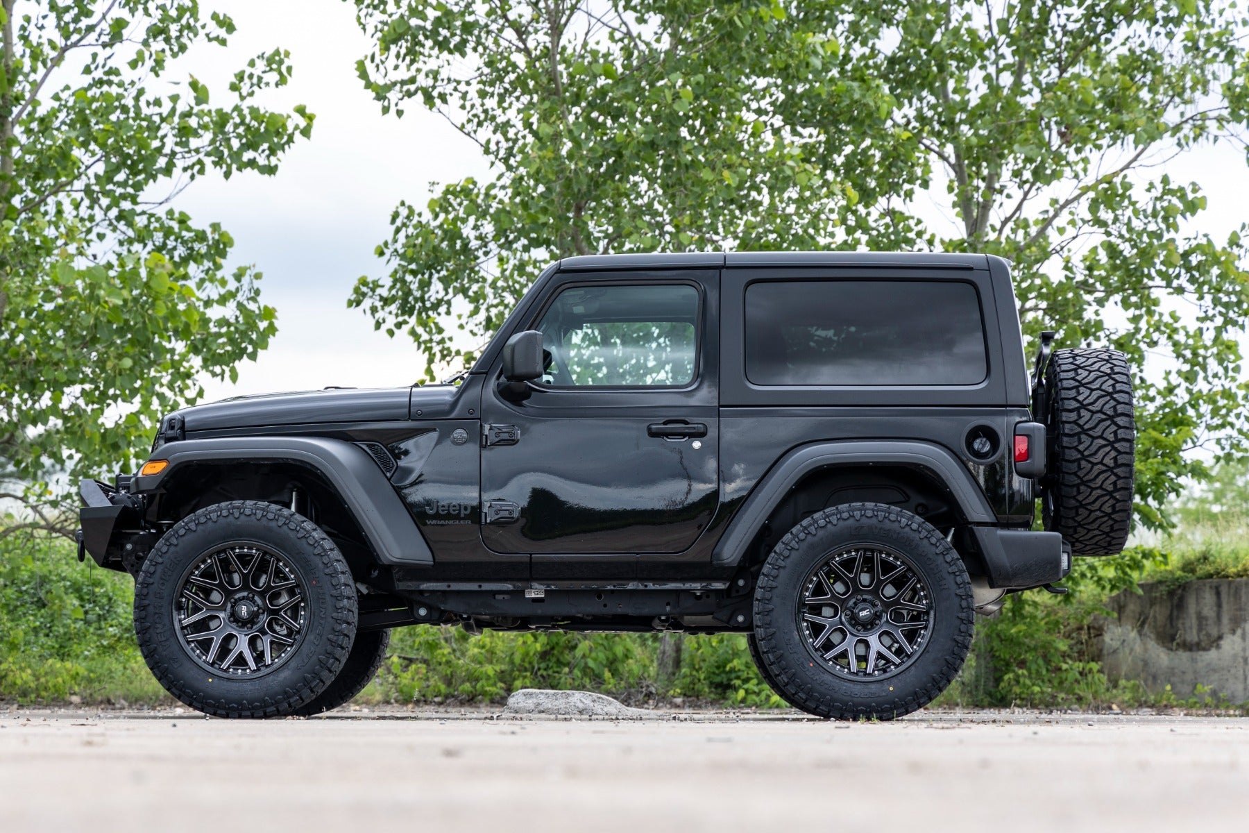 Rough Country 95 Series Wheel | Machined One-Piece | Gloss Black | 20x10 | 5x5 | -19mm | 95201018M