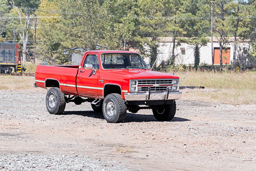 4 Inch Lift Kit | 56 Inch Rear Springs | Chevy/GMC 3/4-Ton Suburban/C25/K25 Truck (73-76) | 19730