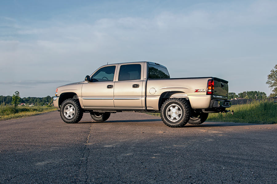 1.5-2 Inch Lift Kit | M1 | Chevy Silverado & GMC Sierra 1500 4WD (1999-2006 & Classic) | 28340