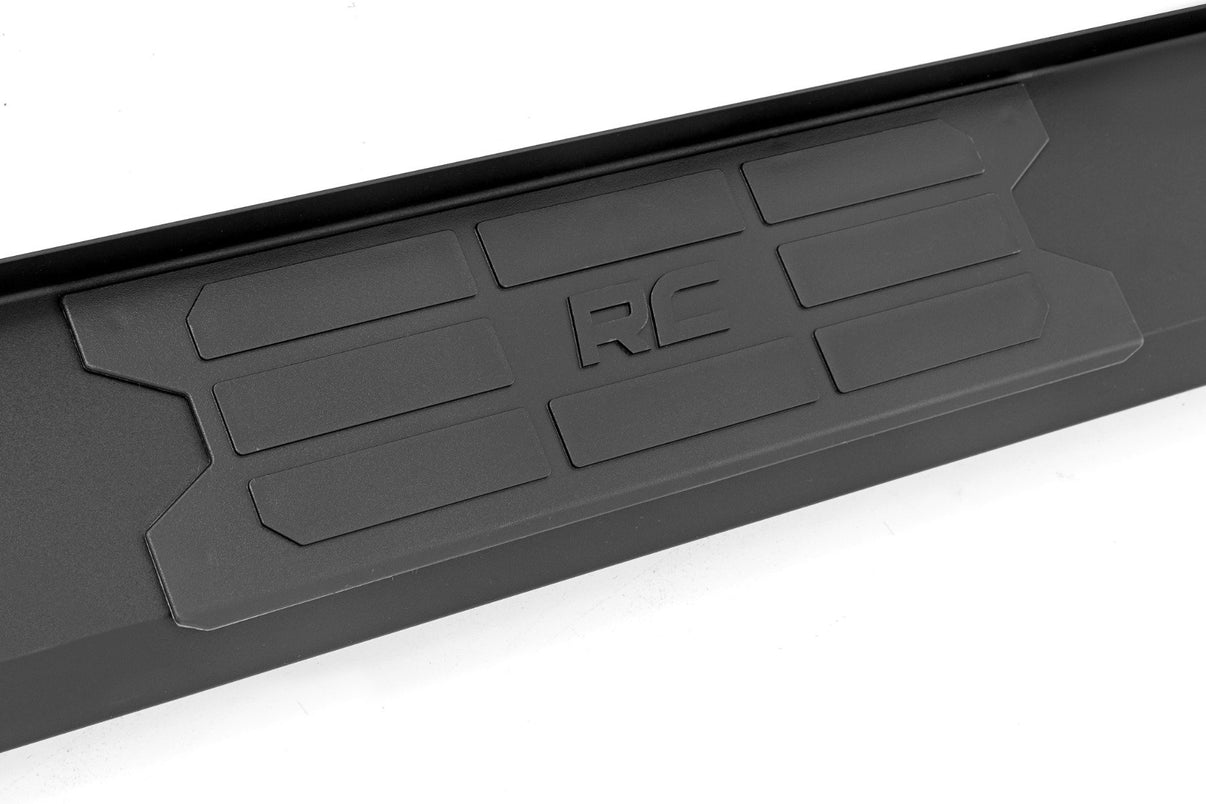 HD2 Aluminum Running Boards | Ext Cab | Chevy/GMC 1500 (99-06 & Classic) | SRB990677A