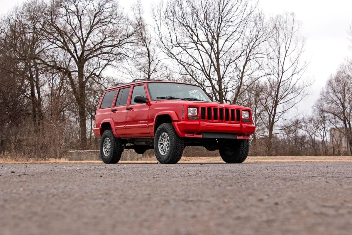 3 Inch Lift Kit | SII | RR AAL | V2 Shocks | Jeep Cherokee XJ 2WD/4WD (84-01) | 670X70