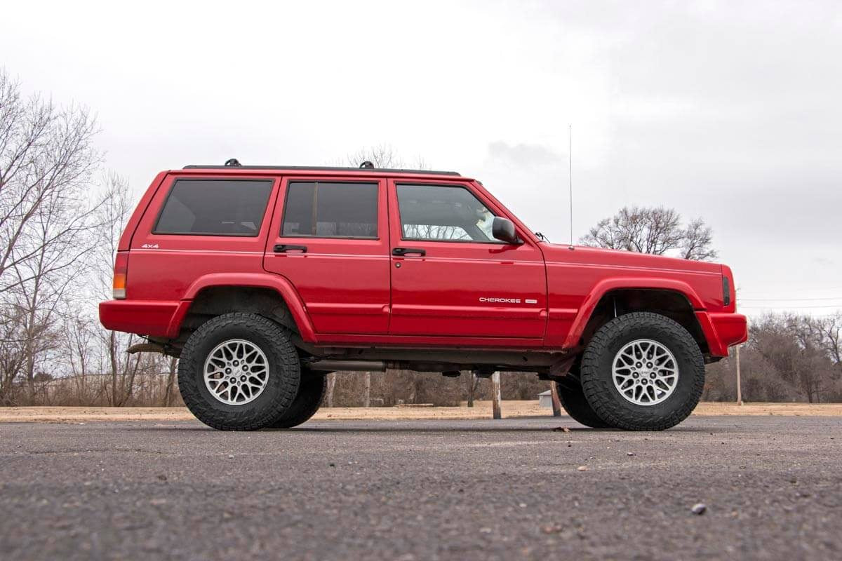 3 Inch Lift Kit | SII | RR AAL | V2 Shocks | Jeep Cherokee XJ 2WD/4WD (84-01) | 670X70
