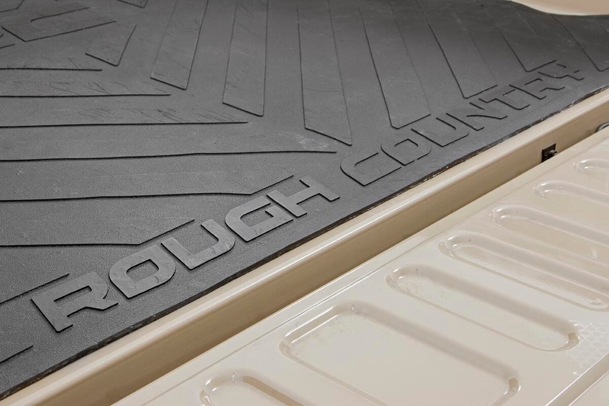 Bed Mat | 5'10" Bed | RC Logo | Chevy/GMC Sierra 1500 (19-25)/Silverado 1500 (19-25)  | RCM683