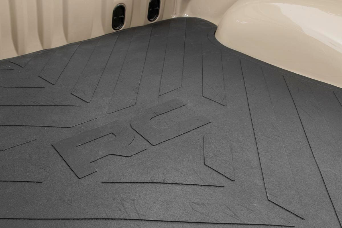 Bed Mat | 5'10" Bed | RC Logo | Chevy/GMC Sierra 1500 (19-25)/Silverado 1500 (19-25)  | RCM683