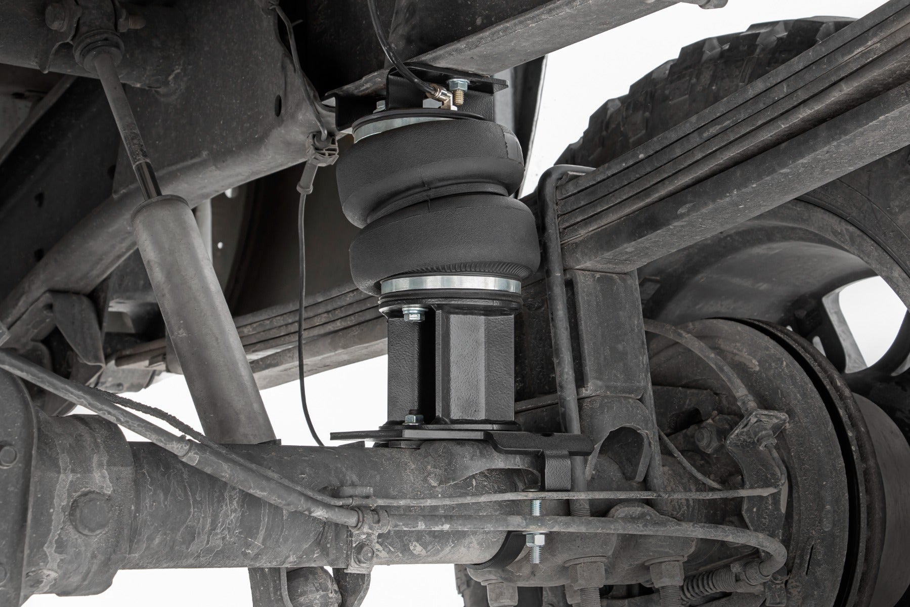 Air Spring Kit w/compressor | Wireless Controller | 6 Inch Lift Kit | Chevy/GMC 2500HD (01-10) | 100064WC