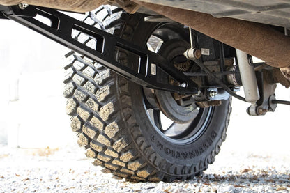 Traction Bar Kit | Inverted U-bolts | 0-6 Inch | Ford F-250 Super Duty (08-16) | 51003