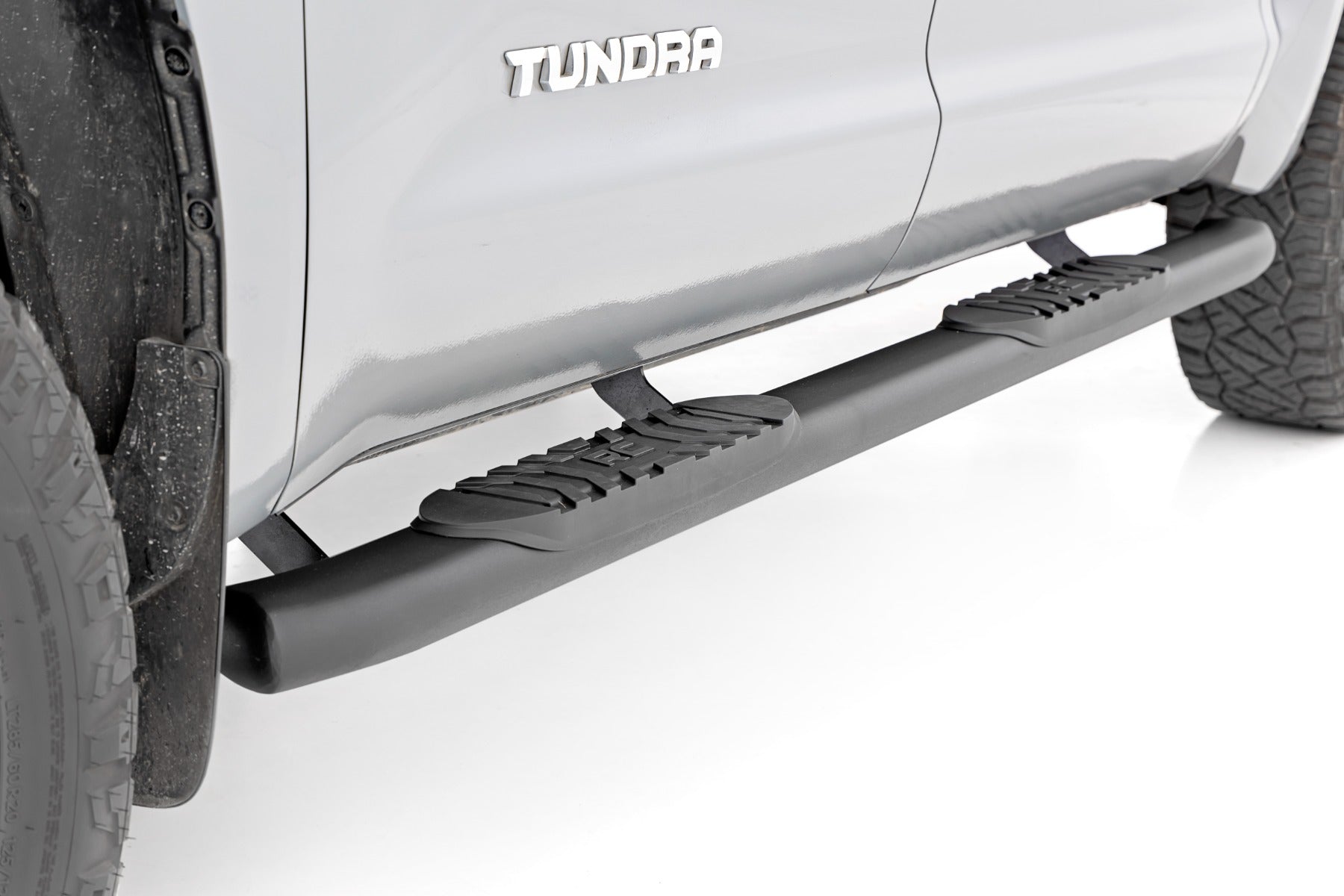 Oval Nerf Step | Crew Cab | Black | Toyota Tundra 2WD/4WD (2007-2021) | 21009