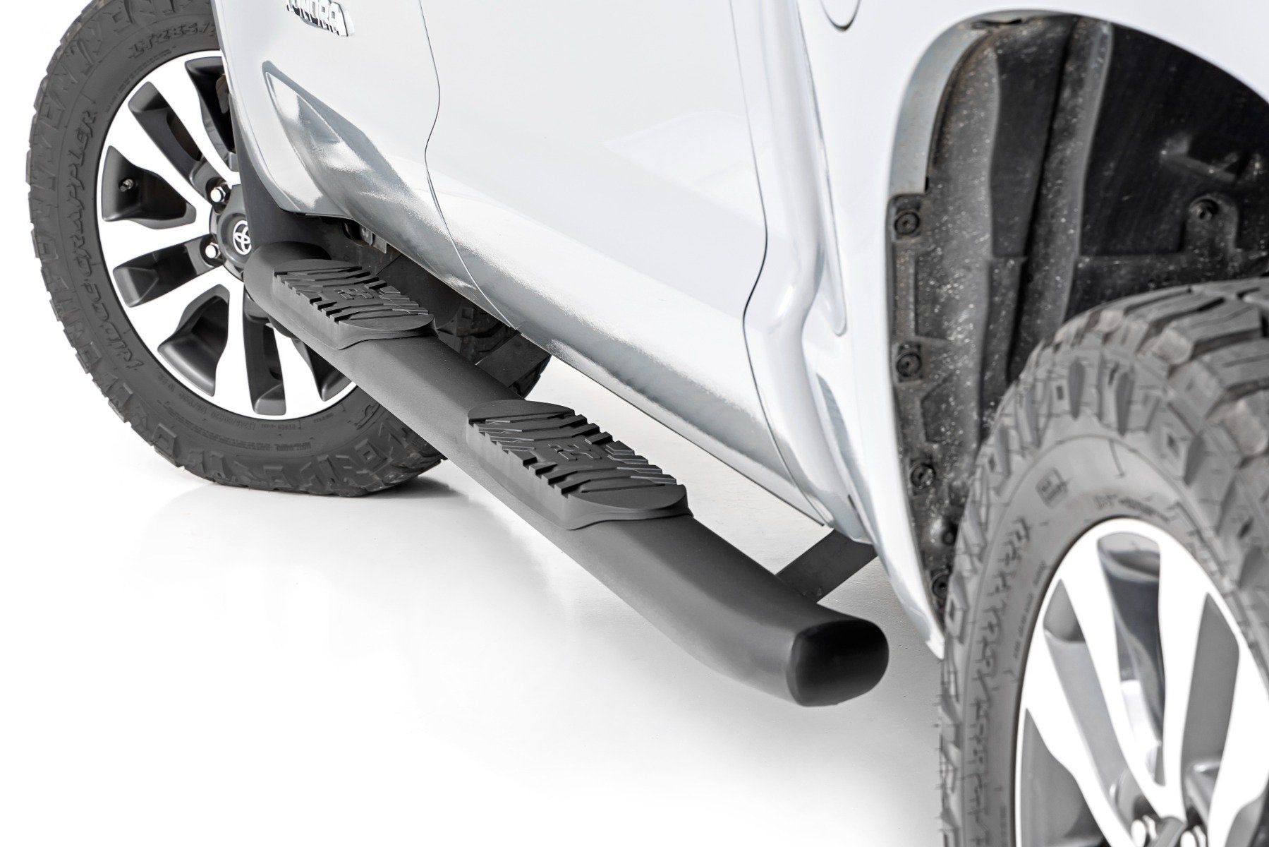 Oval Nerf Step | Crew Cab | Black | Toyota Tundra 2WD/4WD (2007-2021) | 21009